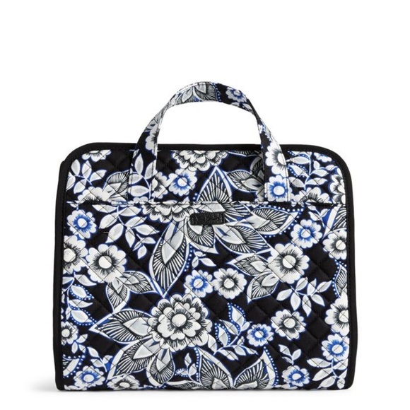 Vera Bradley Handbags - Vera Bradley Iconic Hanging Travel Organizer
